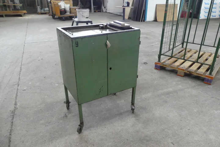 Metallschrank